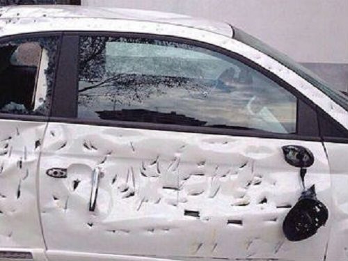 Итальянец искалечил топором свой Fiat 500 вскоре после покупки
