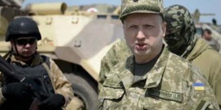 Турчинов: РФ готовится к вторжению на востоке Украины