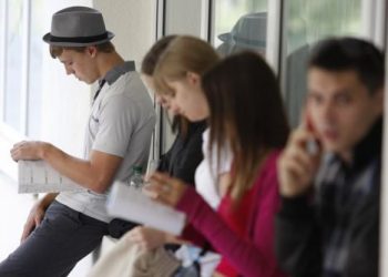 Выпускники одной из школ Киева получили аттестаты с ошибкой