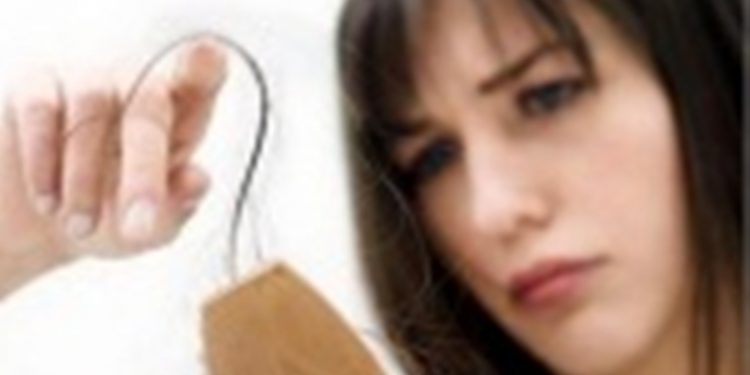 Медики указали причину выпадения волос