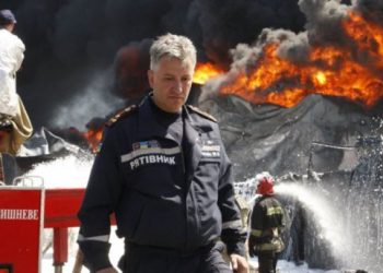 В ГСЧС заявили о возможных новых взрывах на нефтебазе