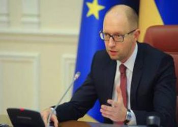 Арсений Яценюк поручил министрам отправиться в Донбасс