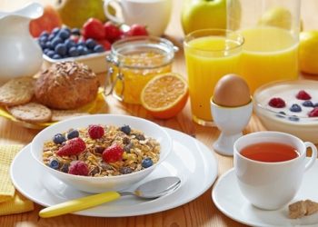 Названы самые вредные продукты питания для голодного желудка