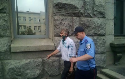 За отказ признать Россию агрессоров депутата Харьковского горсовета Перепелицу облили агрессором