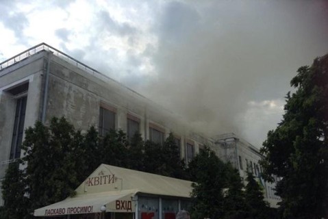 Пожар в Черкасском драмтеатре потушен, - ГСЧС