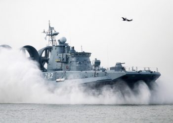 Неудачный запуск ракеты произошел и в Балтийске во время празднования дня ВМС