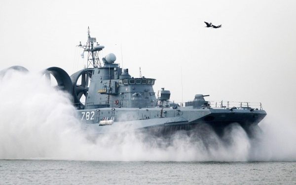 Неудачный запуск ракеты произошел и в Балтийске во время празднования дня ВМС
