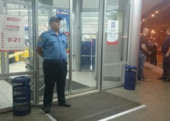 Появилось видео стрельбы в харьковском супермаркете АТБ