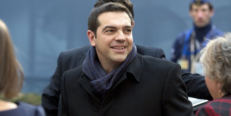 Премьер-министр Греции не явился на дебаты по греческому вопросу