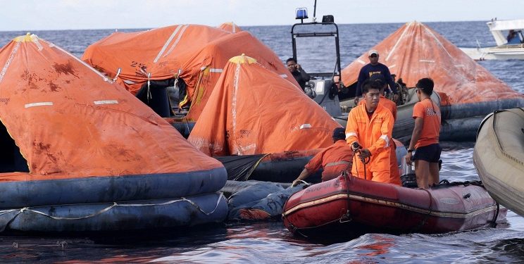 На Филиппинах перевернулся паром, 36 человек погибли