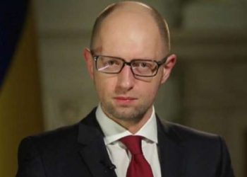 Россия продолжает прикладывать усилия к срыву минских договоренностей, - Яценюк