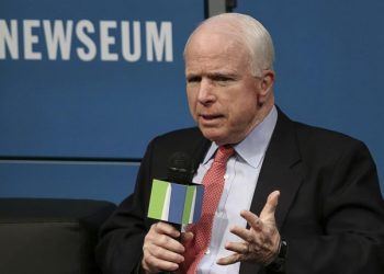 Сенатор Маккейн снова призвал предоставить украинской армии оружие