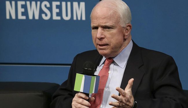 Сенатор Маккейн снова призвал предоставить украинской армии оружие