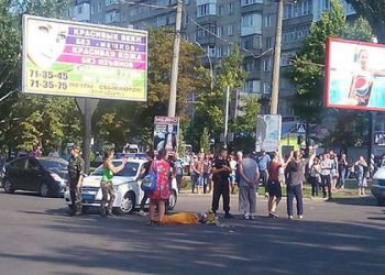 ДТП в Николаеве: водитель маршрутки сбил 3 человек и скрылся с места аварии