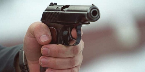 В Ивано-Франковске мужчина стрелял на детской спортплощадке