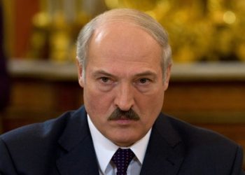 Президент Беларуси подписал распоряжение о создании электронных очередей на границе