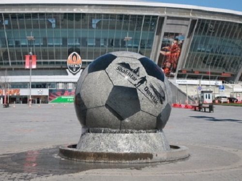 Гранитный мяч «Донбасс Арены» снова вращается