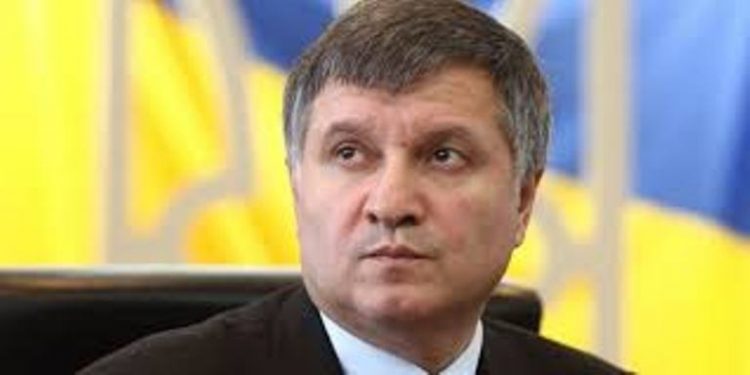 Аваков запретил оперативникам принимать участие в облавах на призывников