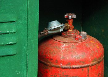 В результате взрыва газового баллона в Киевской области пострадала женщина