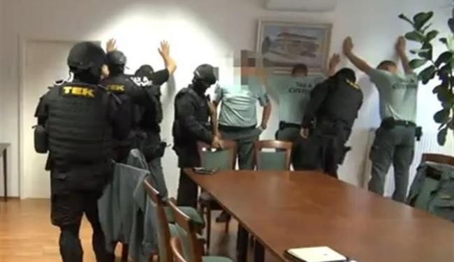Восемнадцать венгерских таможенников арестовали за контрабанду с Украиной