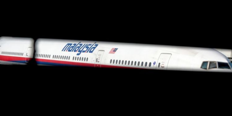 СМИ: Эксперты изучат предполагаемый обломок пропавшего Boeing