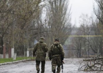 Из РФ на Донбасс зашло 20 тыс. человек в военной форме