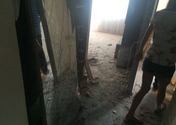 В Донецке танковый бронебойный снаряд «прошил» несколько квартир