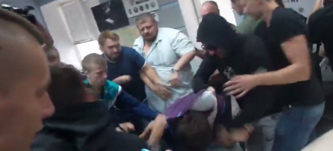 Лозовой и Мосийчук избили кандидата в народные депутаты Дурнева