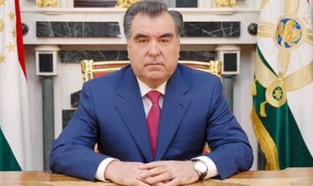 Президент Таджикистана прибыл на саммит ШОС