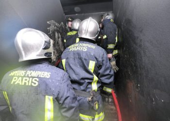 Два взрыва прогремело во Франции на нефтехимическом заводе