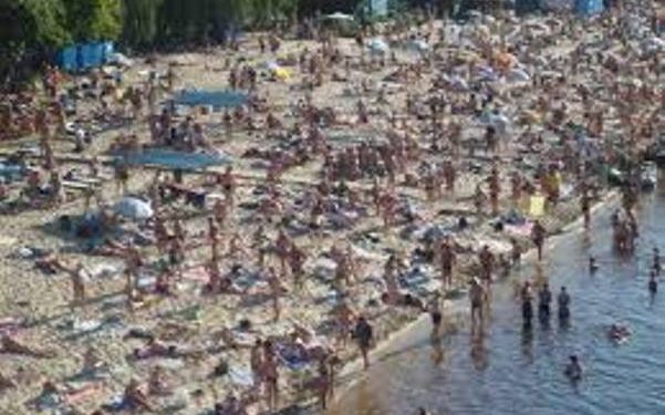 СМИ: В «Гидропарке» киевлянка порезала ножом трех женщин