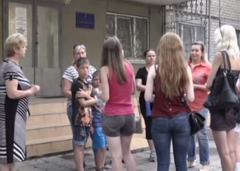 Женщины обвиняют Днепропетровский военкомат в похищении людей