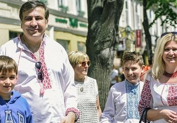 Саакашвили с семьей посетил открытие международного Одесского кинофестиваля