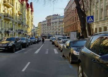 В Киеве количество мест для парковки увеличат почти вдвое