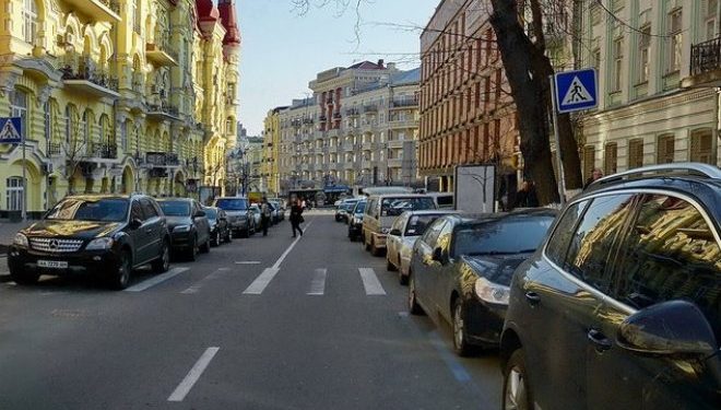 В Киеве количество мест для парковки увеличат почти вдвое