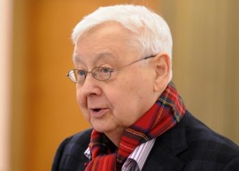 Олег Табаков заверил, что любит Украину