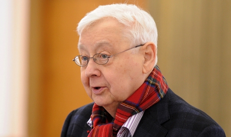 Олег Табаков заверил, что любит Украину