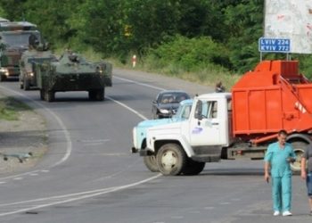 В Мукачево зафиксировали колонну военной техники