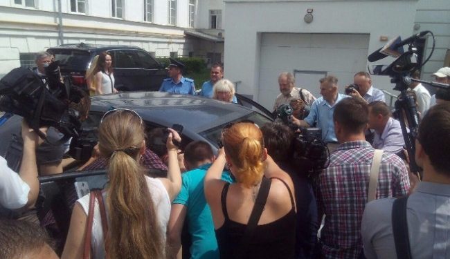 Мэр Полтавы наехал на своем авто на толпу активистов