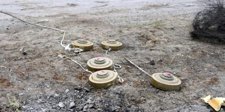 Российские террористы обстреляли Пески токсичными зажигательными снарядами, - штаб АТО