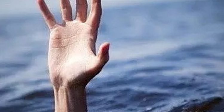 В Днепропетровске спасли мужчину, который прыгнул с Центрального моста, - пресса