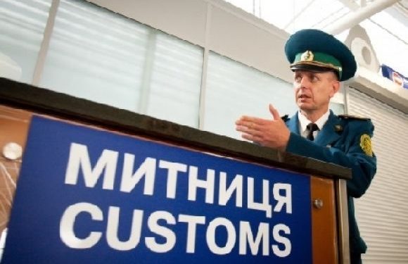 Инспектора Львовской таможни приговорили к пяти годам тюремного заключения за коррупцию