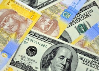 НБУ стабилизировал курс гривны на отметке 21,99 грн/доллар