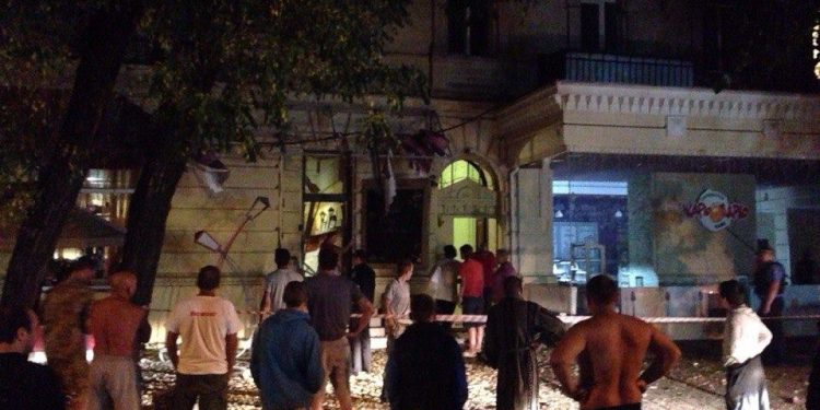 Ночью в Одессе у одного из кафе прогремел взрыв