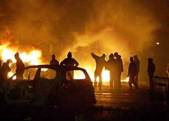 На День взятия Бастилии во Франции сожгли 721 автомобиль