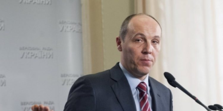Парубий:Прокуроров-взяточников отпустили под залог