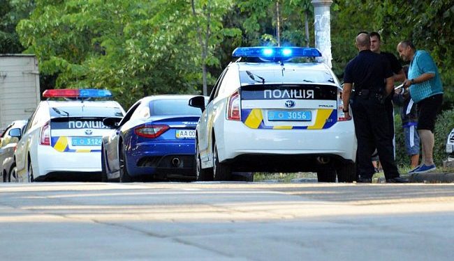 Элитный спорткар Maserati был перехвачен патрульной полицией в Киеве