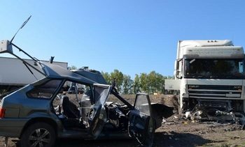 В Житомирской области легковой автомобиль столкнулся с грузовиком, есть погибший