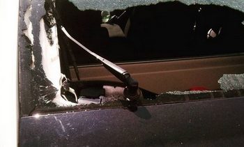 В Киеве неизвестные разбили стекло в патрульной машине