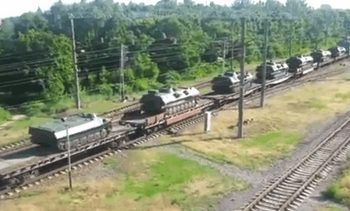 Под Ростовом замечен новый эшелон российской военной техники